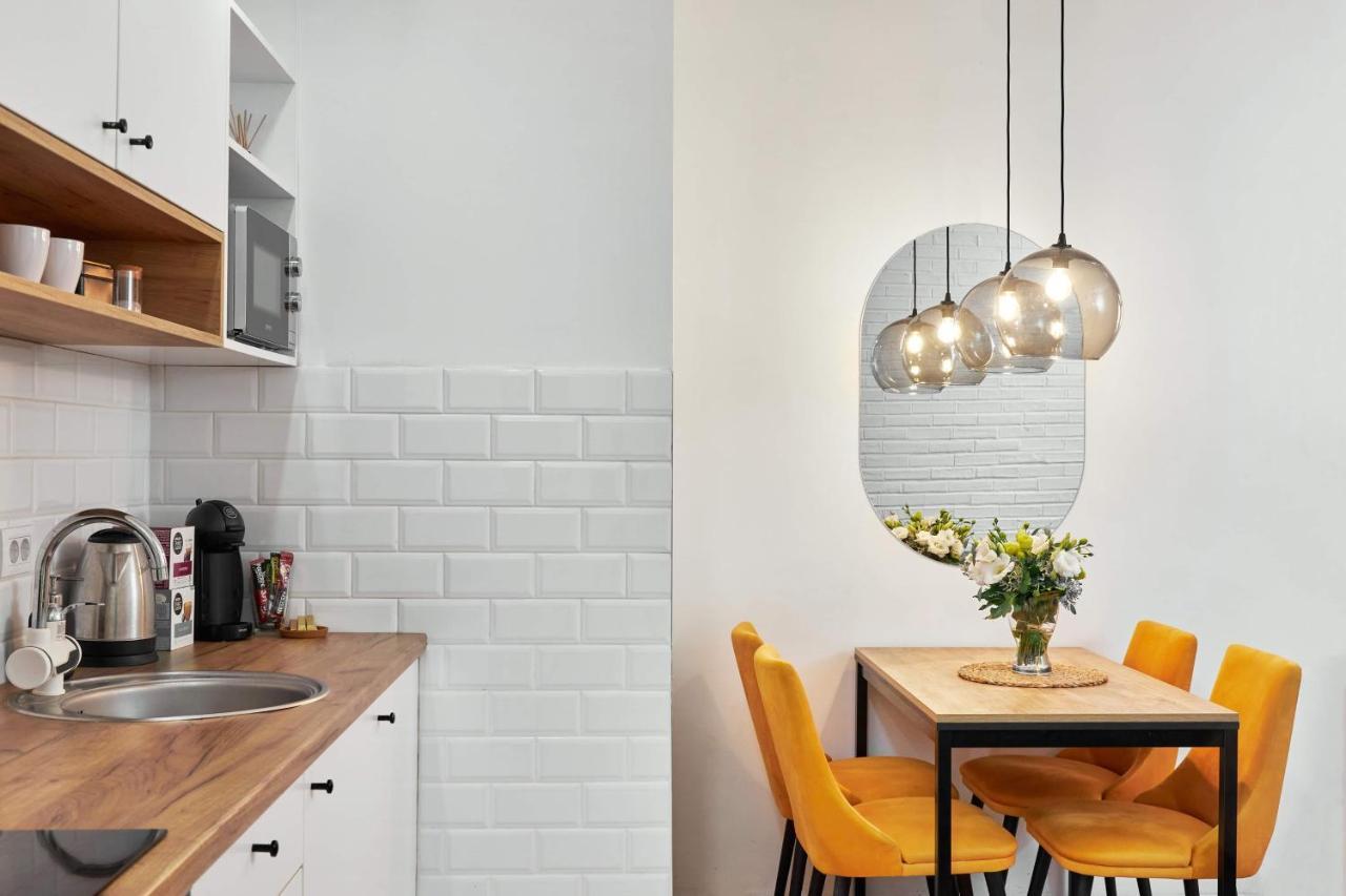 Modern Living Apt - Emberly - Private Parking 노비사드 외부 사진