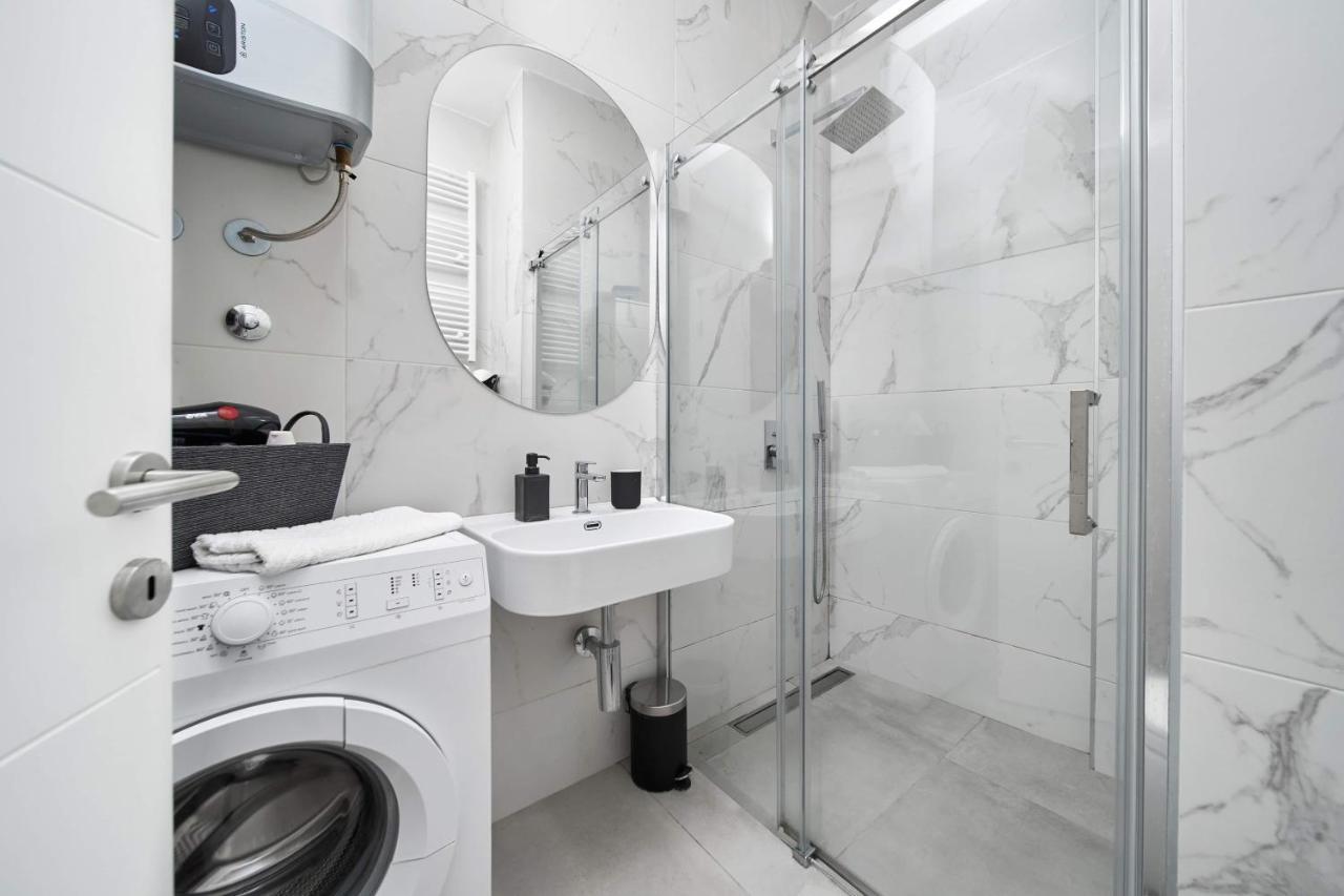 Modern Living Apt - Emberly - Private Parking 노비사드 외부 사진