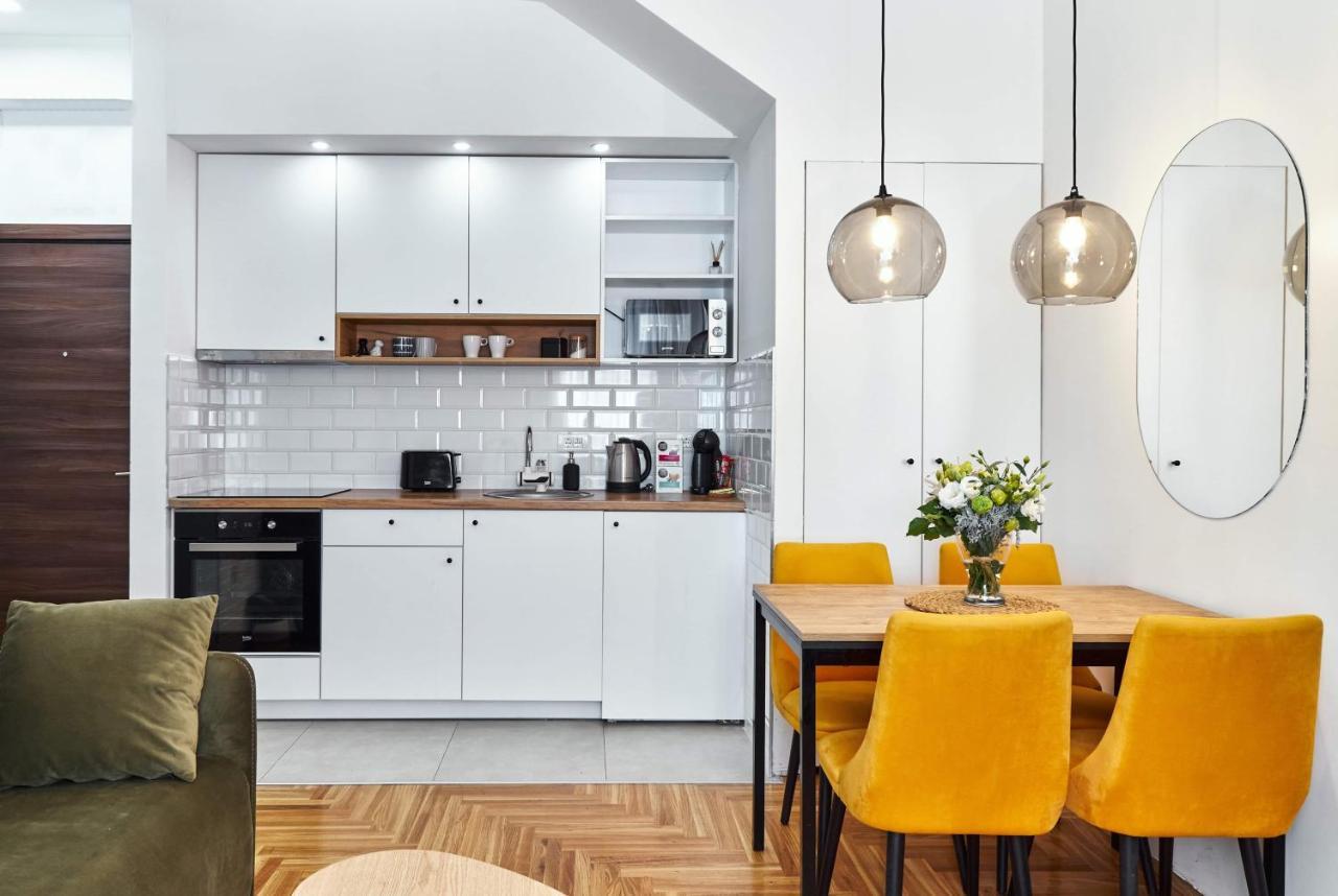 Modern Living Apt - Emberly - Private Parking 노비사드 외부 사진